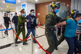 Diễn tập khẩn nguy đối phó với tình huống gây rối tại Sân bay Quốc tế Nội Bài 
