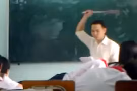 Công an triệu tập phụ huynh xông vào trường đánh học sinh 