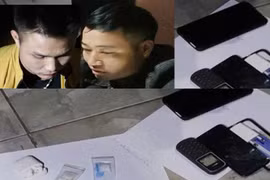Mang theo súng tự chế và ma túy vào quán hát 
