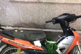 Ai là chủ nhân chiếc xe máy Wave màu vàng cam