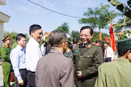 Đoàn kết toàn dân để vượt qua mọi khó khăn, thử thách 