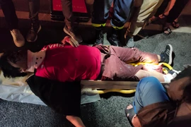 Kịp thời cứu nạn người bị thương đưa đi cấp cứu