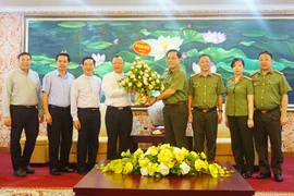 Giám đốc Công an thành phố Hà Nội tiếp tân Giám mục Giáo phận Hưng Hóa 