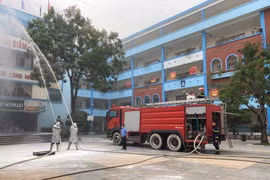Thực tập phương án chữa cháy, cứu nạn tại Trường tiểu học 