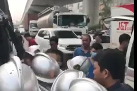 Clip: Cứu nạn nhân mắc kẹt trong ca bin sau cú va chạm với xe đầu kéo