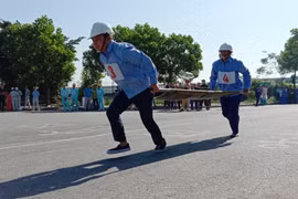 Clip: Màn tranh tài sôi nổi của các lực lượng chữa cháy, cứu nạn, cứu hộ tại khu công nghiệp Quang Minh