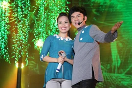 Đan Trường - Cẩm Ly tái ngộ kể chuyện tình với biển 