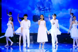 Cẩm Ly hội ngộ "gà cưng" - quán quân "Vợ chồng mình hát"