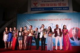 Đức Tuấn thực hiện đêm nhạc riêng tặng chiến sĩ trên đảo Lý Sơn 