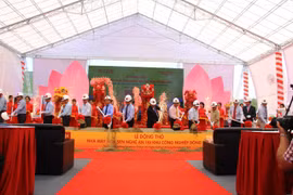 Xây dựng nhà máy tôn Hoa Sen tại Nghệ An