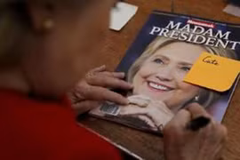 Hủy 125.000 ấn bản in bìa nữ Tổng thống