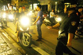 Vừa cướp giật xong lại tự "chui đầu vào rọ" 141