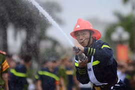 Xem lính cứu hỏa thi tài ứng phó với giặc lửa