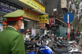 Trả lại vỉa hè cho người đi bộ (2) : Việc không của riêng ai