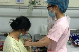 Nhiều trẻ dưới 3 tháng tuổi mắc ho gà: Chưa có khuyến cáo hạ độ tuổi tiêm phòng