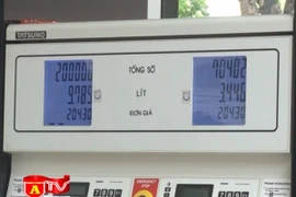 Giữ nguyên giá xăng