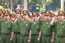 Tự hào khi hát Quốc ca chào cờ Tổ quốc