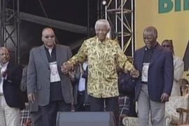 Cựu Tổng thống Nam Phi phải nhập viện 