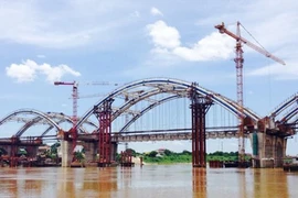 Phân luồng phương tiện qua cầu Đông Trù