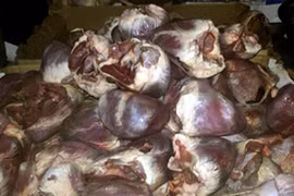 Thu giữ 360kg tim lợn đông lạnh và 125 lọ thuốc diệt cỏ