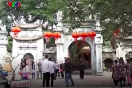 Bảo hiểm xã hội Hà Nội hạ thi đua 5 cán bộ đi lễ trong giờ hành chính