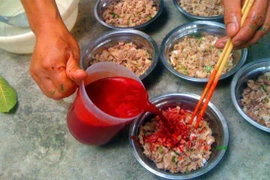 Vừa đầu năm đã có người mất mạng do ăn tiết canh