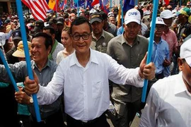 Campuchia lập ủy ban bắt giữ lãnh đạo đối lập Sam Rainsy sau khi tước quyền miễn trừ