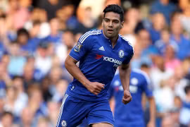 Chelsea nguy cơ phải nuôi báo cô Falcao đến hết mùa