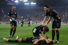 Vòng 16 giải Ngoại hạng Anh: Arsenal lên đỉnh?