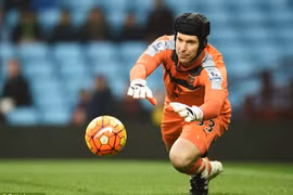 Vợ Cech tự tay làm bánh mừng chiến tích của chồng