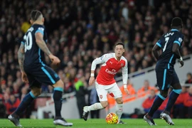 Ozil kiến tạo nhiều hơn toàn bộ đội hình của M.U hoặc Chelsea