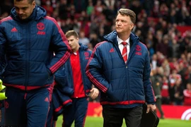 M.U lập kỷ lục buồn, các CĐV kêu gọi sa thải Van Gaal