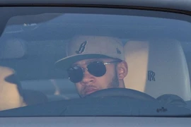 Thi đấu mờ nhạt, Depay vẫn tự thưởng cho mình một chiếc Rolls Royce