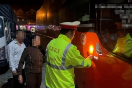 Mức phạt 'khủng' theo quy định mới nhất với hành vi 'nhồi nhét' khách trên xe