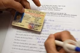 Hàng loạt trường hợp không cấp đổi bằng lái xe của nước ngoài 