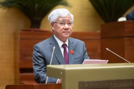 Người dân lo lắng, bất bình trước tình trạng sản xuất, buôn bán sữa giả, thuốc giả