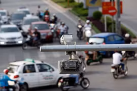 Người vi phạm giao thông bị tước bằng lái xe có đồng thời bị trừ điểm bằng lái?