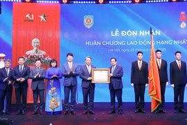 Thủ tướng Chính phủ trao Huân chương Lao động hạng Nhất lần thứ 2 cho Bộ Tư pháp