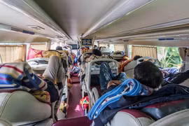 Mức xử phạt mới nhất với hành khách đi xe khách vi phạm giao thông