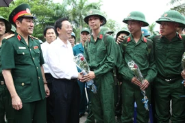 Sinh viên cao đẳng chính quy cũng được tạm hoãn nghĩa vụ quân sự