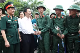 Sinh viên cao đẳng chính quy cũng được tạm hoãn nghĩa vụ quân sự