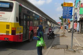 1.838 điểm dừng xe buýt không có mái che