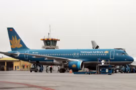 Sân bay Cát Bi hư hại vì sét đánh