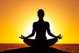 Các huấn luyện viên Ấn Độ biểu diễn Yoga 