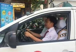 Cướp xe taxi lái đi lòng vòng chỉ vì… chán đời