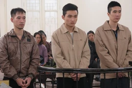 Lấy lòng ông chủ, nam thanh niên đánh người vô cớ