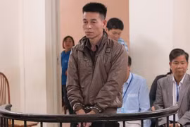 Bị "phế" chức giám đốc vẫn ký hợp đồng mua thép "ảo"