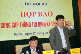 Công khai danh sách 9 địa phương có "cả họ làm quan"