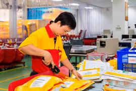 Chuyển phát nhanh DHL ra mắt dịch vụ mới giúp mua sắm quốc tế dễ hơn