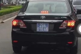 Đề nghị xử lý lái xe biển xanh đi vào làn xe buýt nhanh BRT